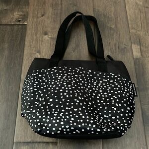 Arctic zone women’s lunch bag, front pocket inside zipper compartment​​​